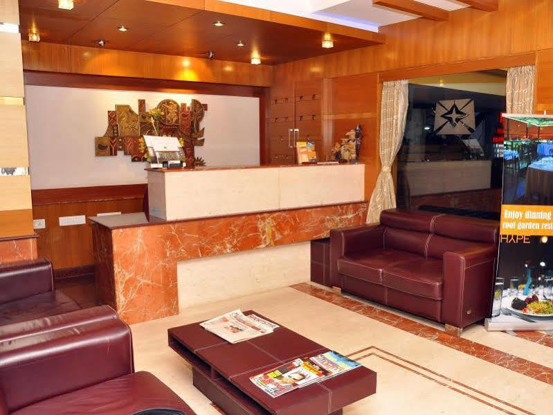 Malles Manotaa Chennai Exterior foto